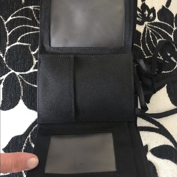 American Tourister Travel Pouch - Picture 2 of 2